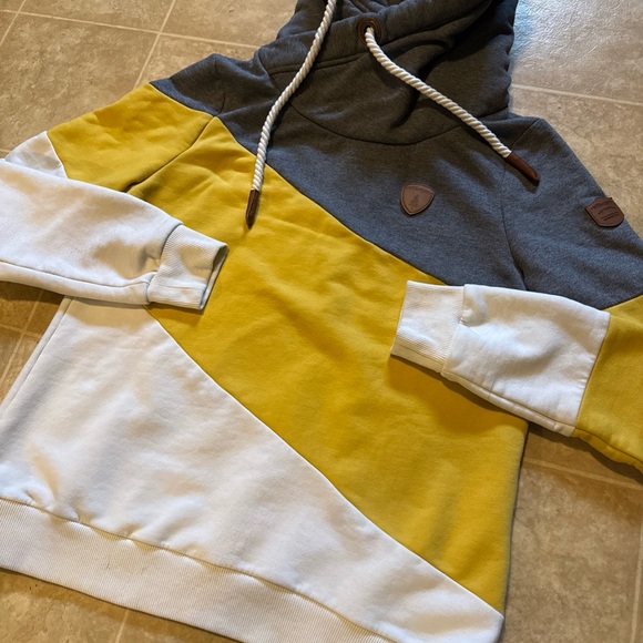 Wanakome Xander cowl neck color block hoodie - Picture 4 of 12